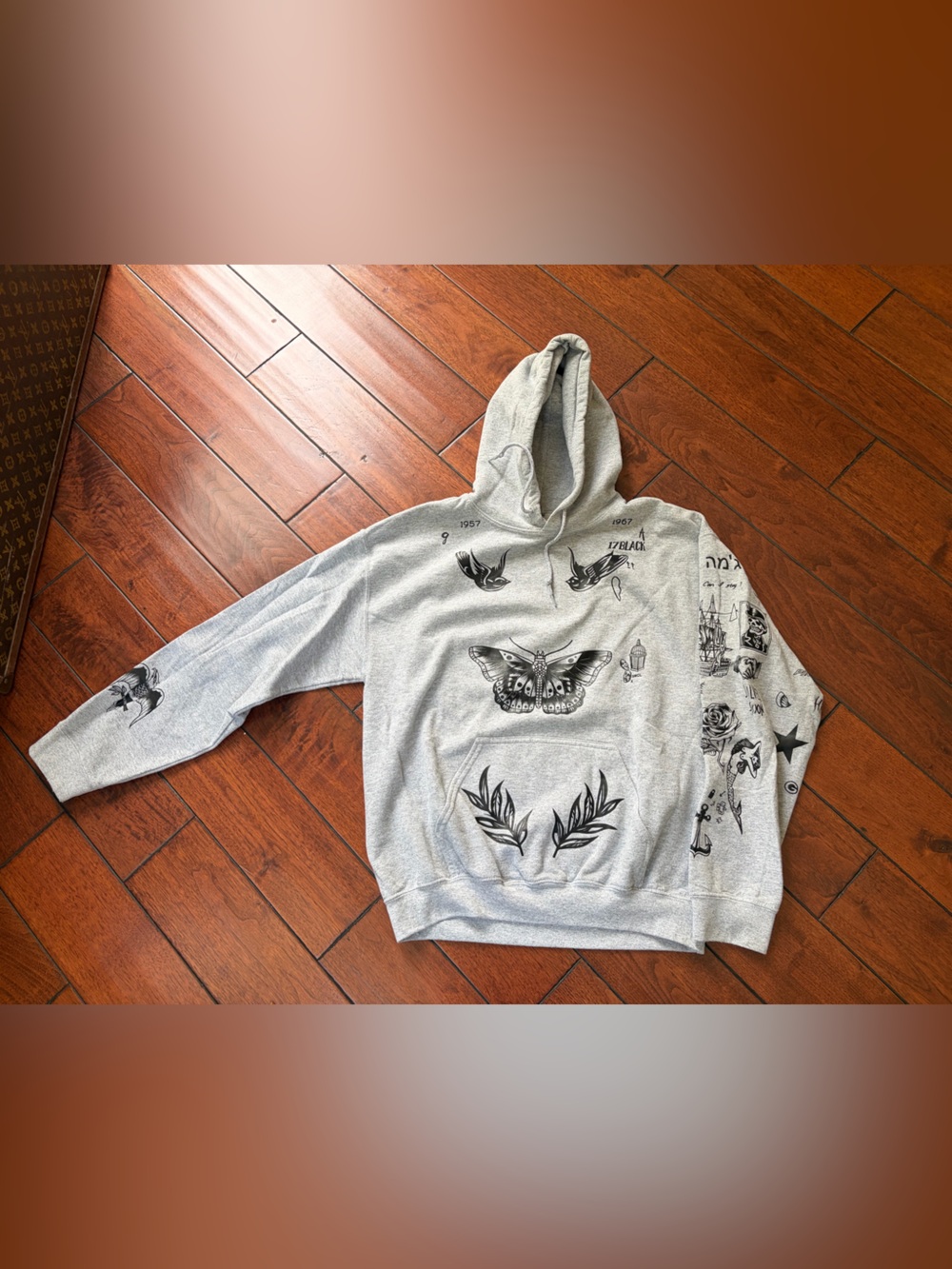 Grey sweatshirt/hoodie Harry styles tattoo 2020